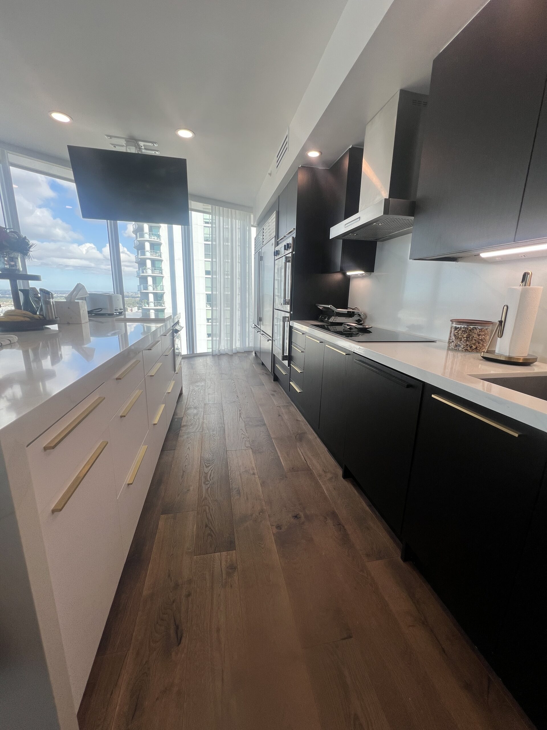 Modern Kitchen Remodel by Phoenix Kitchen and Bathroom Remodeling Company of Pompano Beach project photo